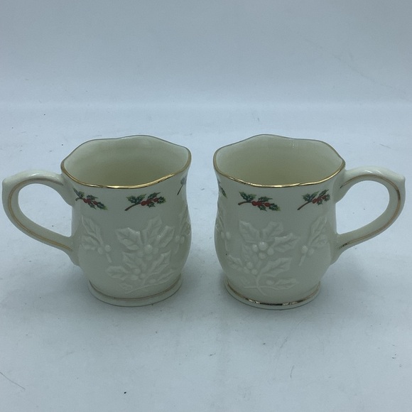 Two Party Lite Holly Leaf Collection Demitasse Cups - Picture 1 of 9